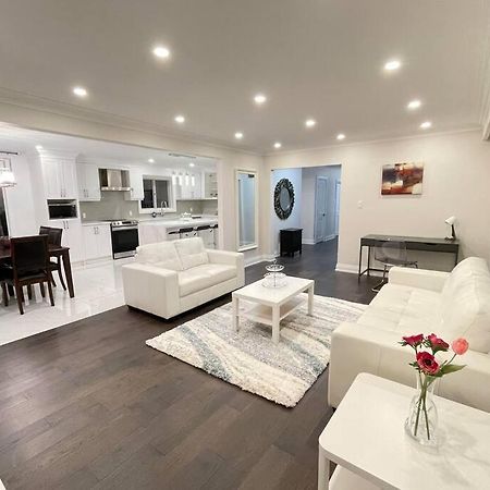 3-Bedroom Modern Luxury Apartment In The Heart Of City Toronto Bagian luar foto