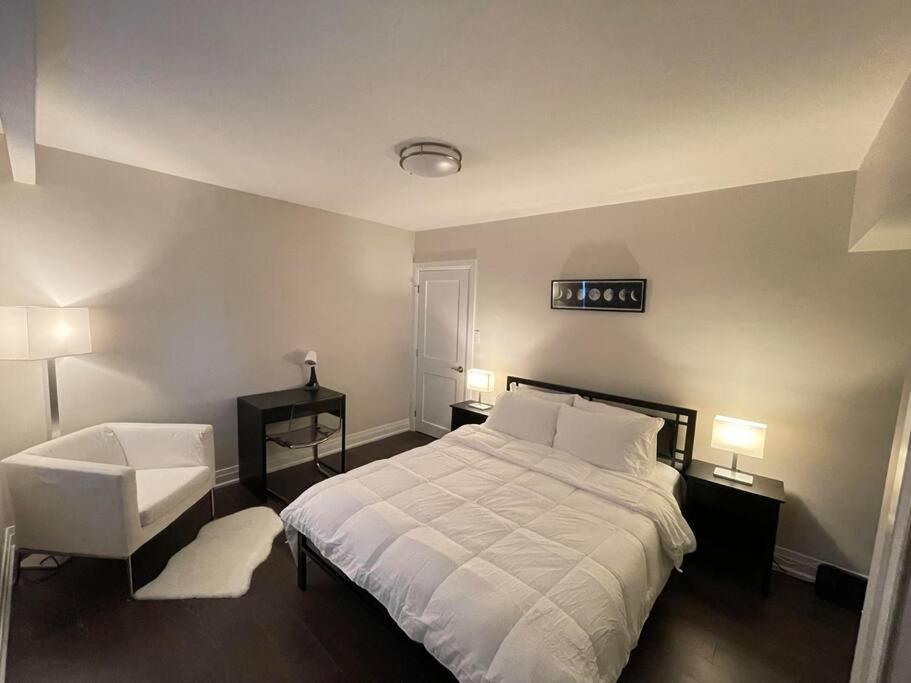 3-Bedroom Modern Luxury Apartment In The Heart Of City Toronto Bagian luar foto