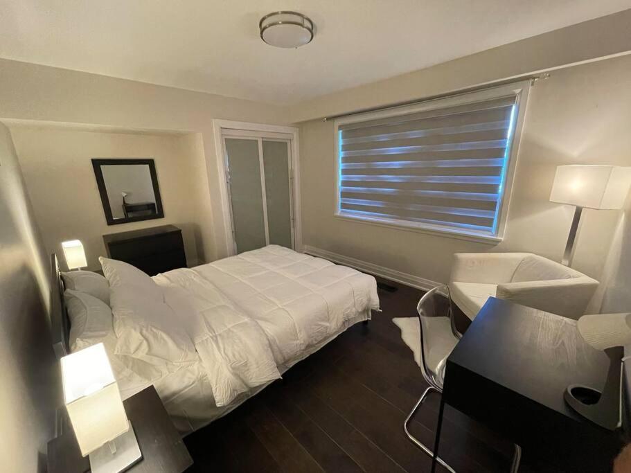 3-Bedroom Modern Luxury Apartment In The Heart Of City Toronto Bagian luar foto